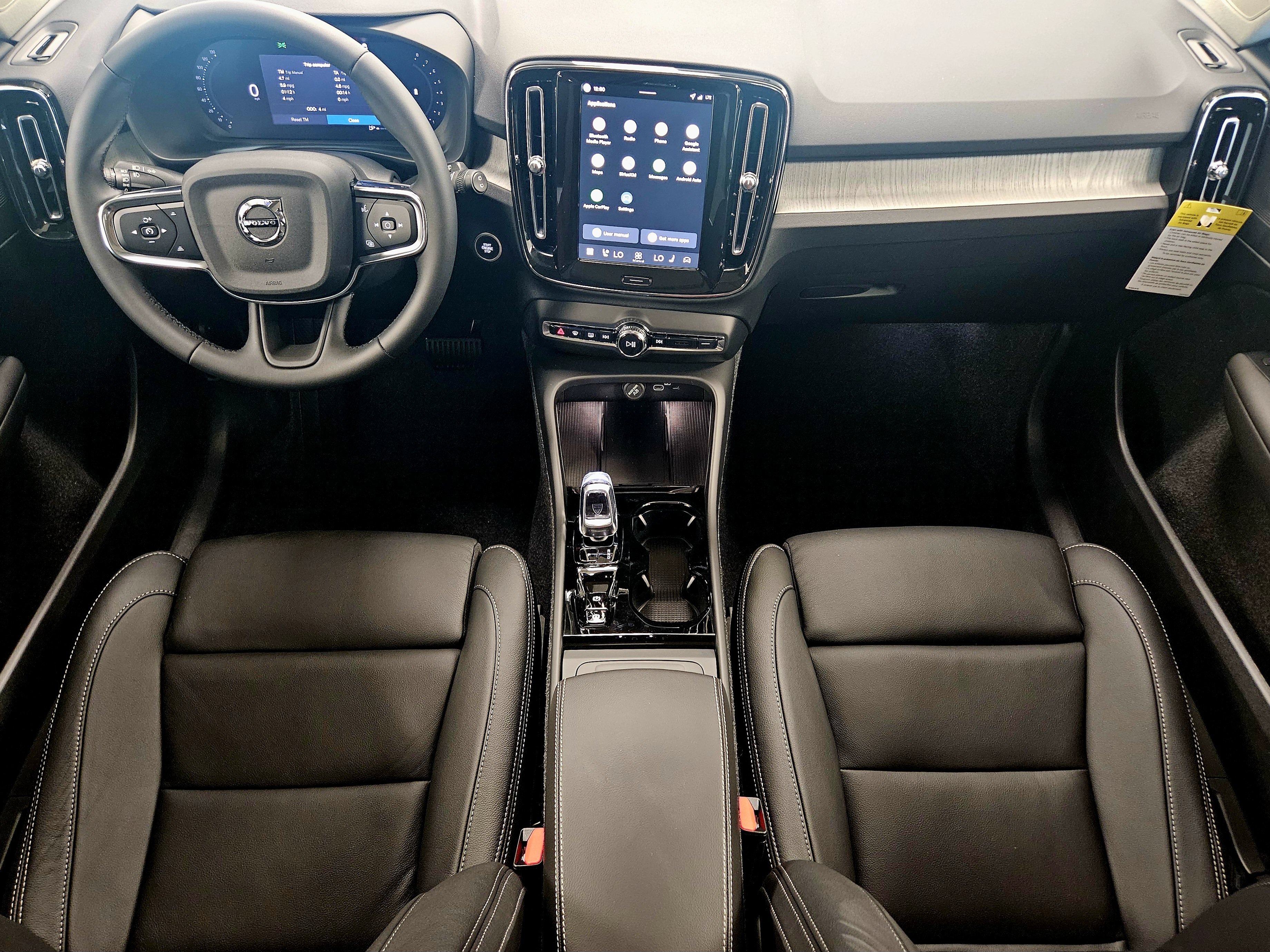 New 2026 Volvo XC40 B5 Plus w/ Climate Package AWD/4WD image 14