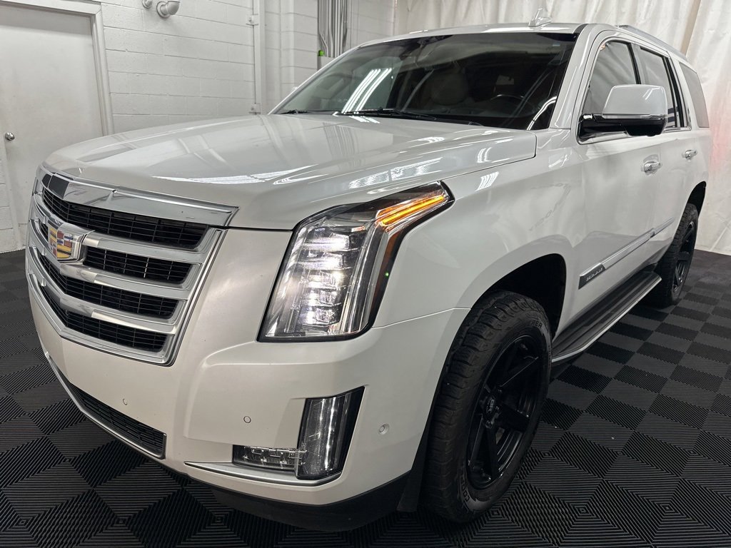 Used 2018 Cadillac Escalade Luxury image 5