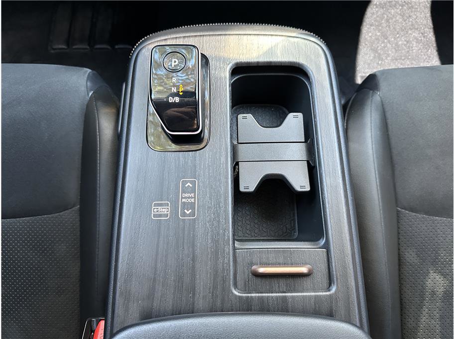 Used 2024 Nissan Ariya AWD image 18
