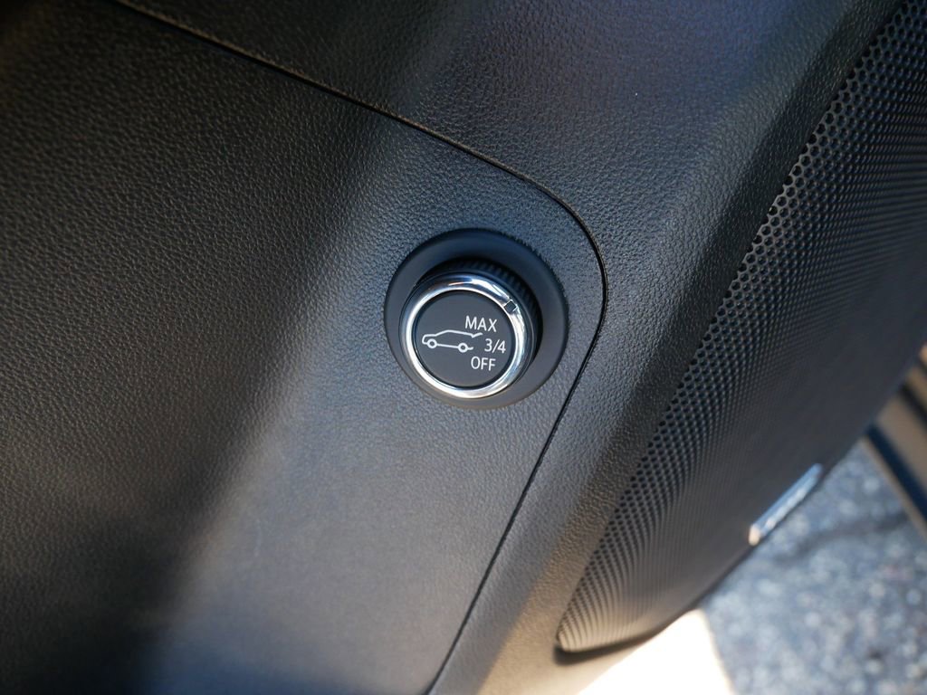 Used 2020 GMC Acadia AT4 w/ LPO, Roadside Safety Package image 13