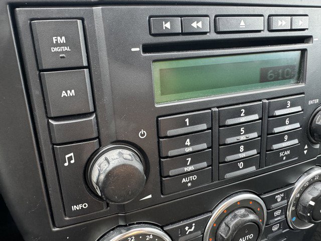 Used 2011 Land Rover LR2 HSE image 30