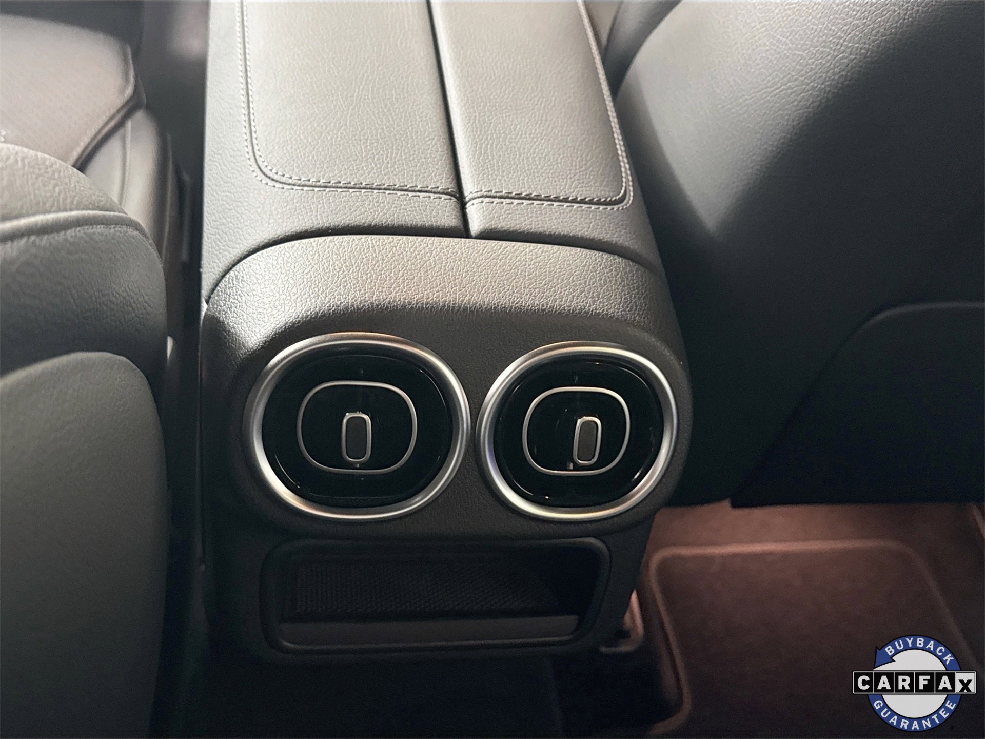 Used 2025 Mercedes-Benz GLC 350e 4MATIC image 27