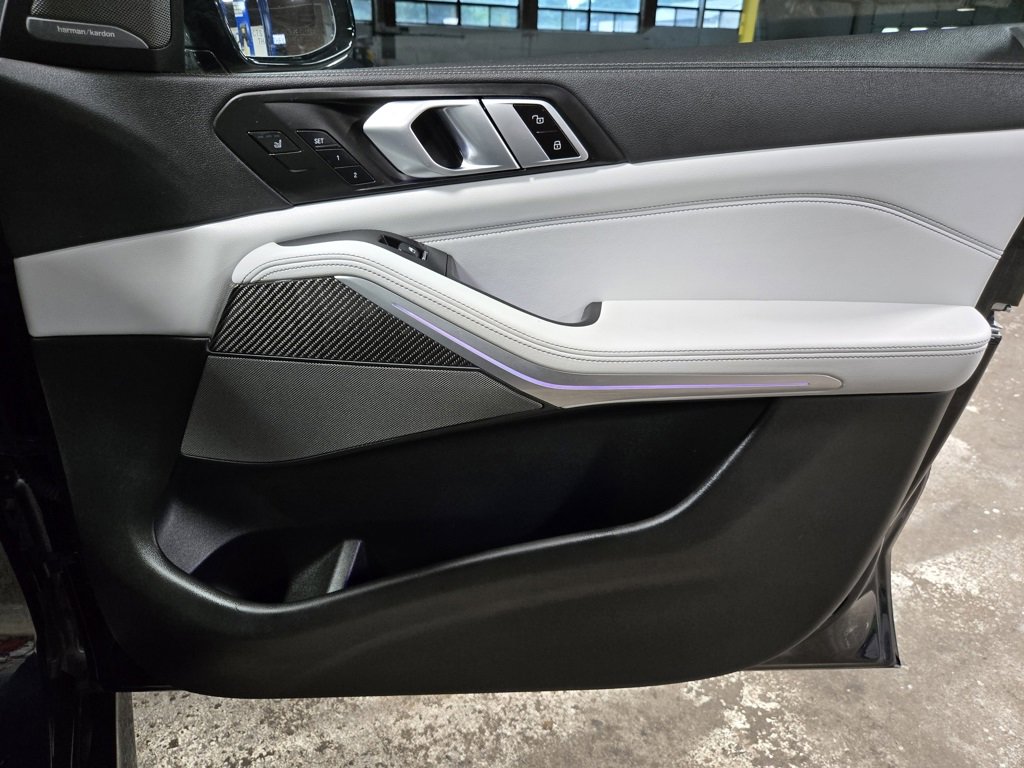 Used 2023 BMW X5 M50i w/ Executive Package image 60