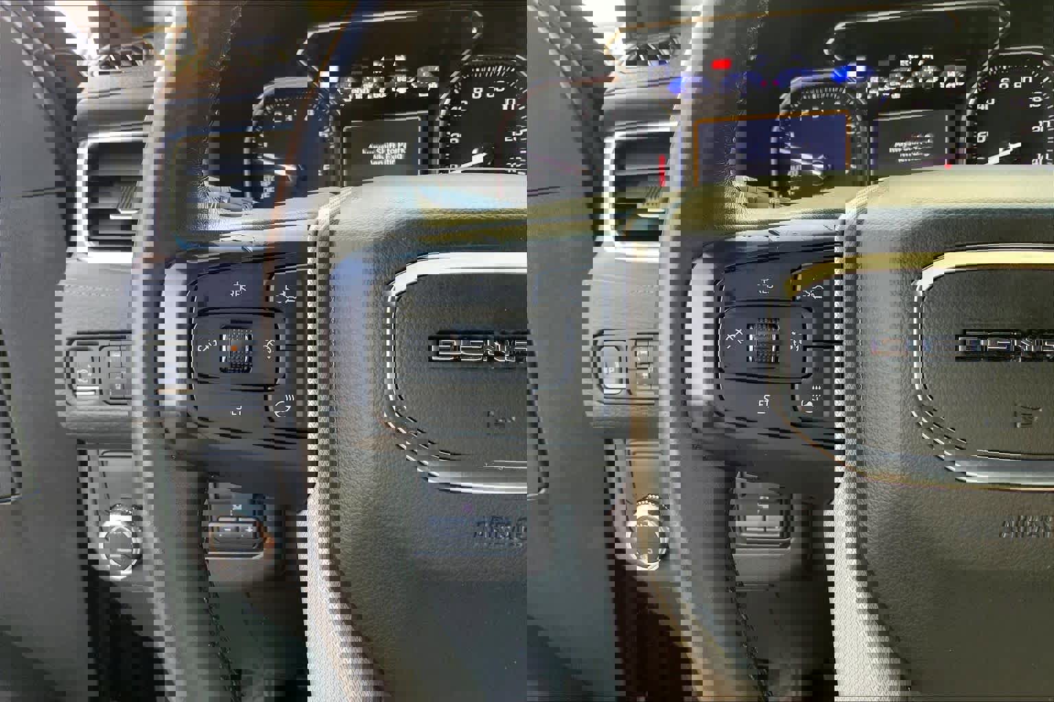 Used 2021 GMC Yukon Denali w/ Denali Ultimate Package image 23