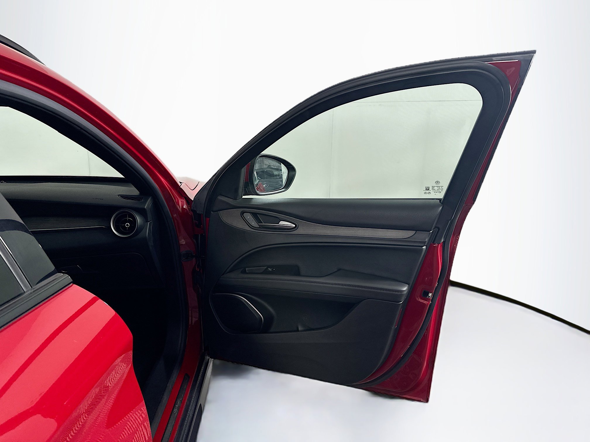 Used 2023 Alfa Romeo Stelvio Ti image 35