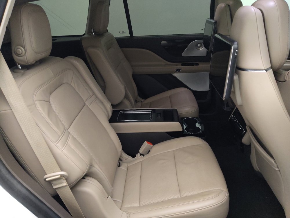 Used 2020 Lincoln Aviator Reserve w/ Equipment Group 202A image 19