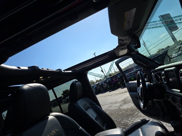 Used 2023 Jeep Wrangler Unlimited Sahara w/ Cold Weather Group image 41