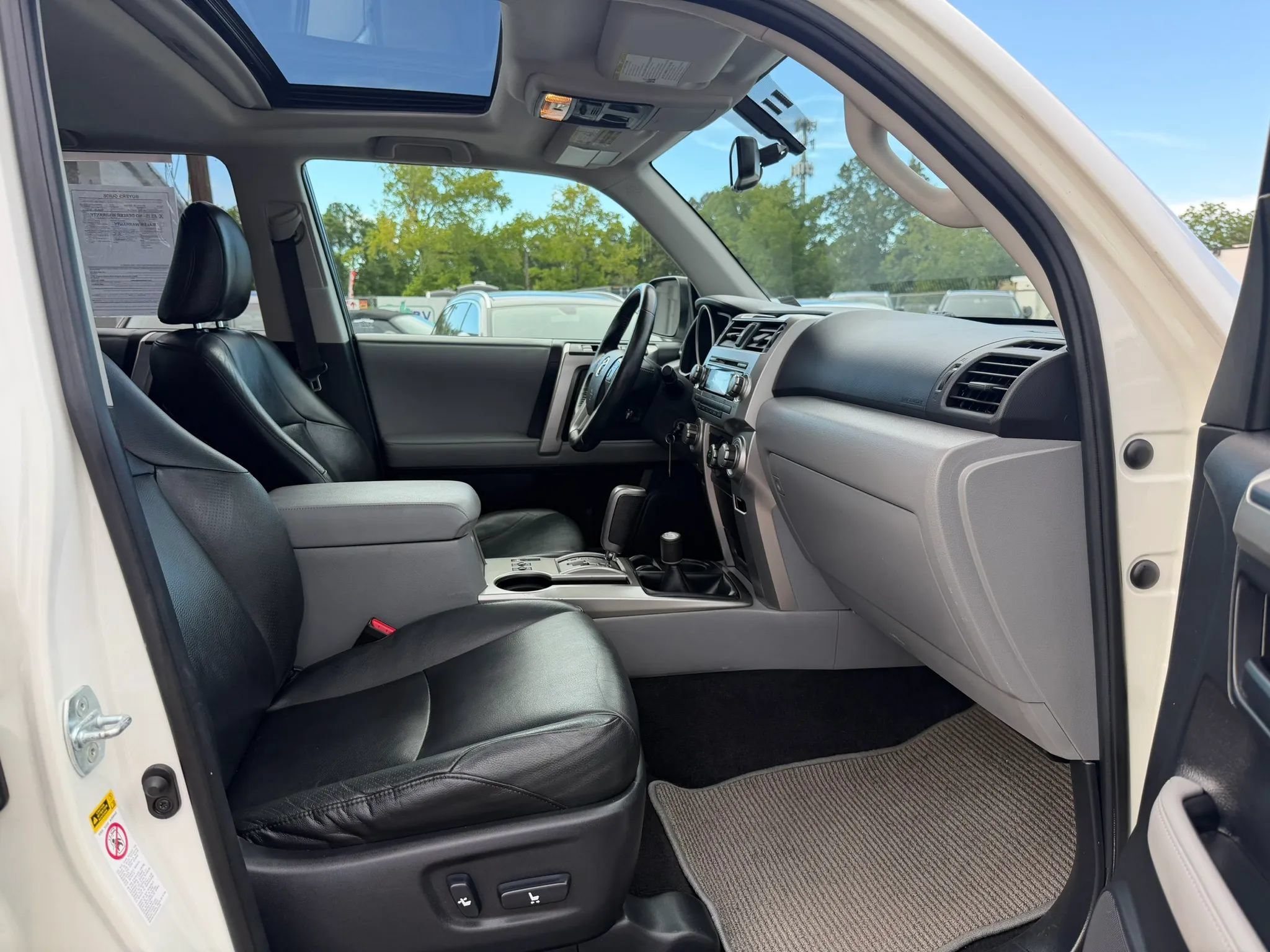 Used 2010 Toyota 4Runner SR5 AWD/4WD image 20
