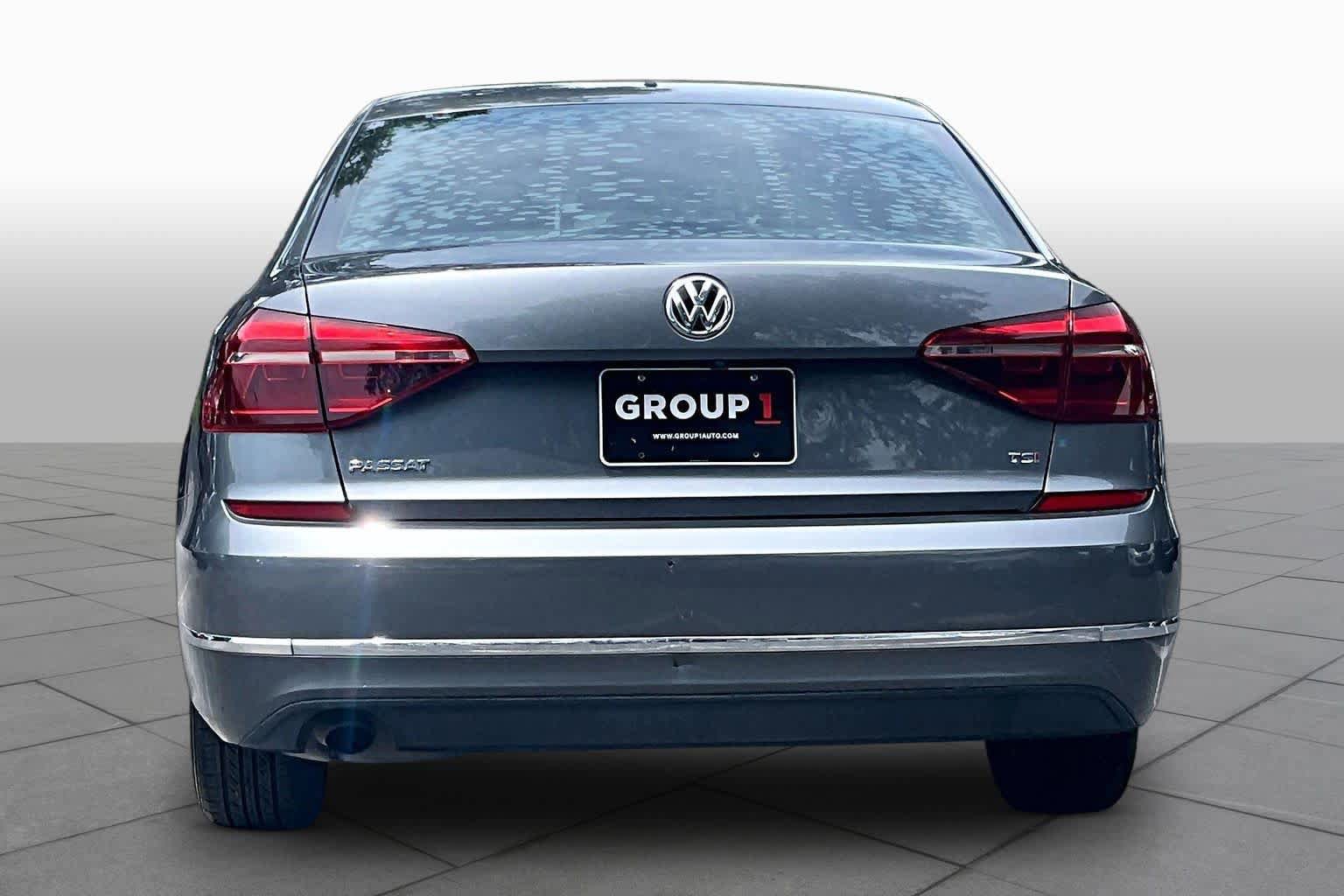 Used 2018 Volkswagen Passat 2.0T S w/ Driver Assistance Package FWD image 5