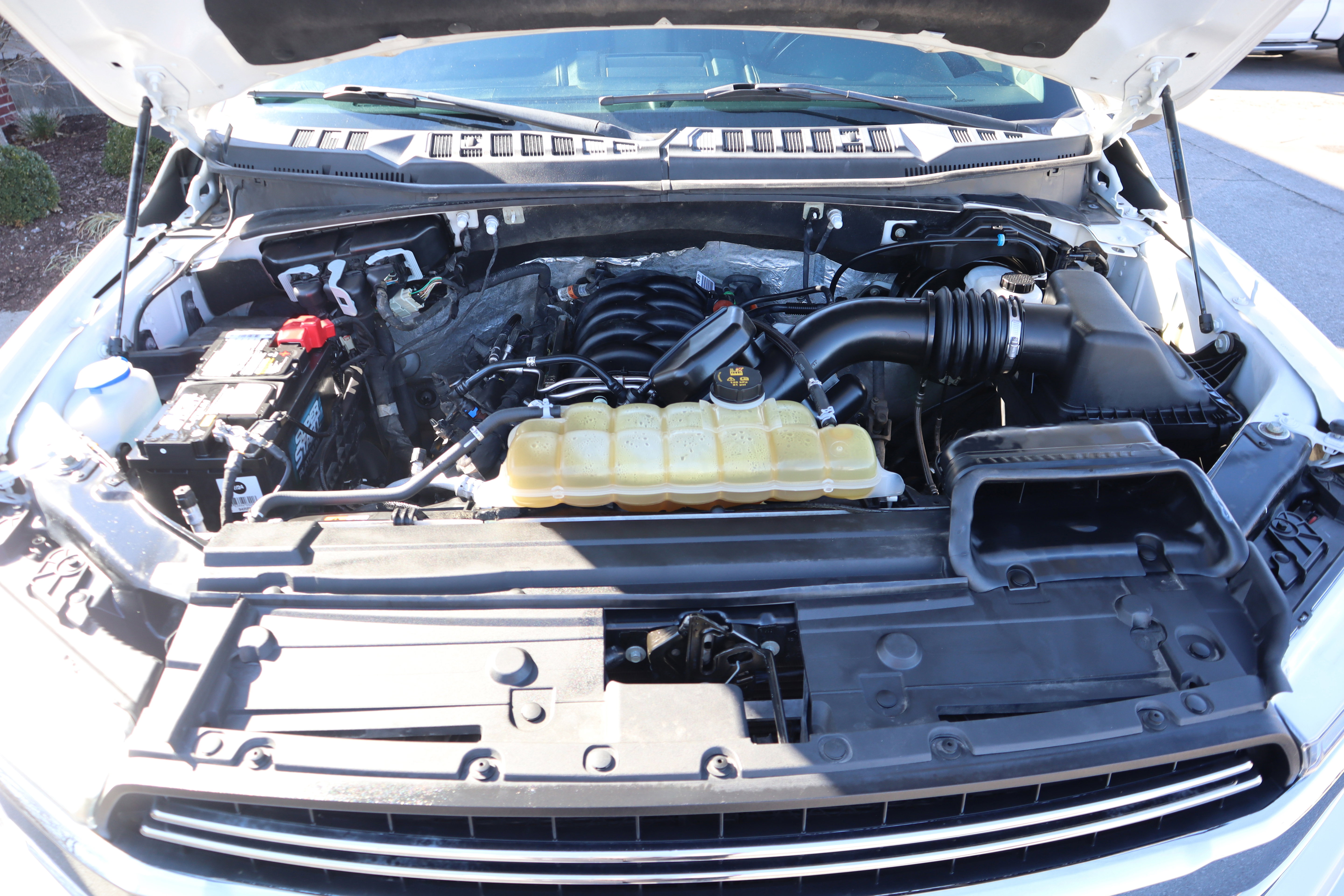 Used 2019 Ford F150 Lariat image 34