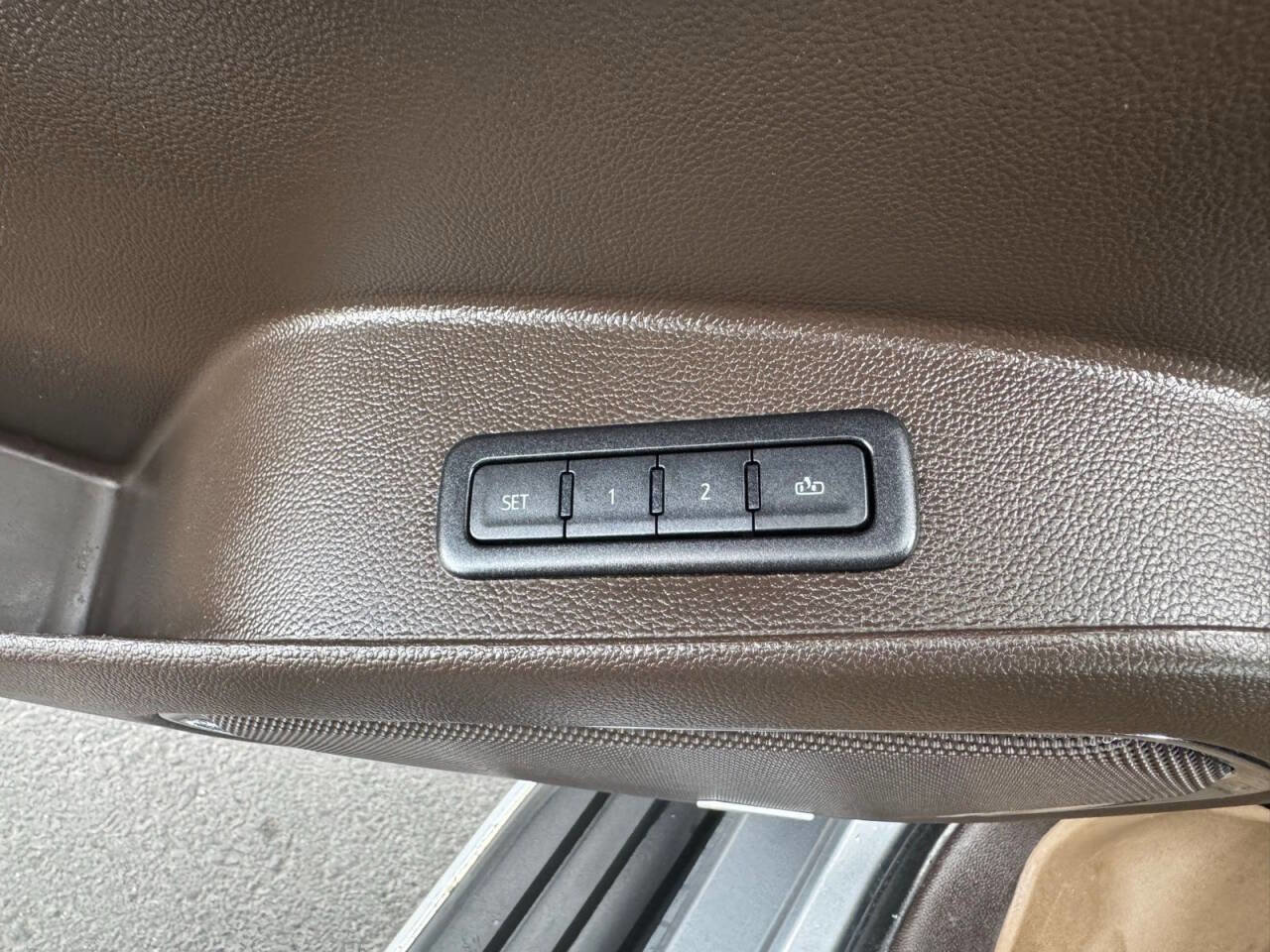 Used 2019 GMC Yukon XL Denali AWD/4WD image 18