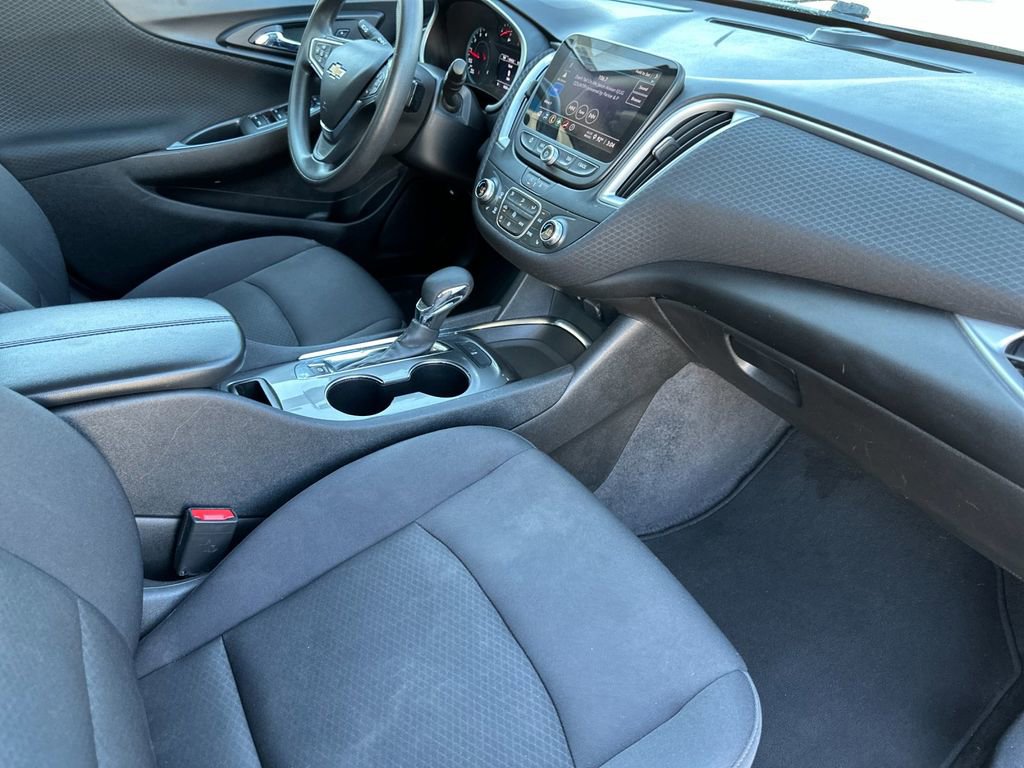 Used 2023 Chevrolet Malibu LT image 16