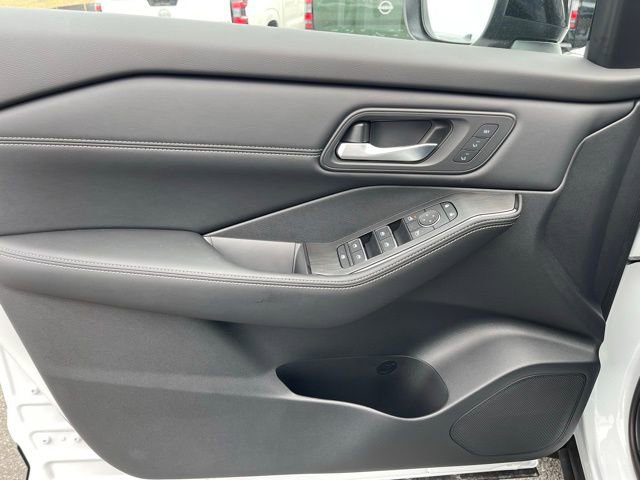 New 2025 Nissan Rogue SL w/ SL Premium Package image 11