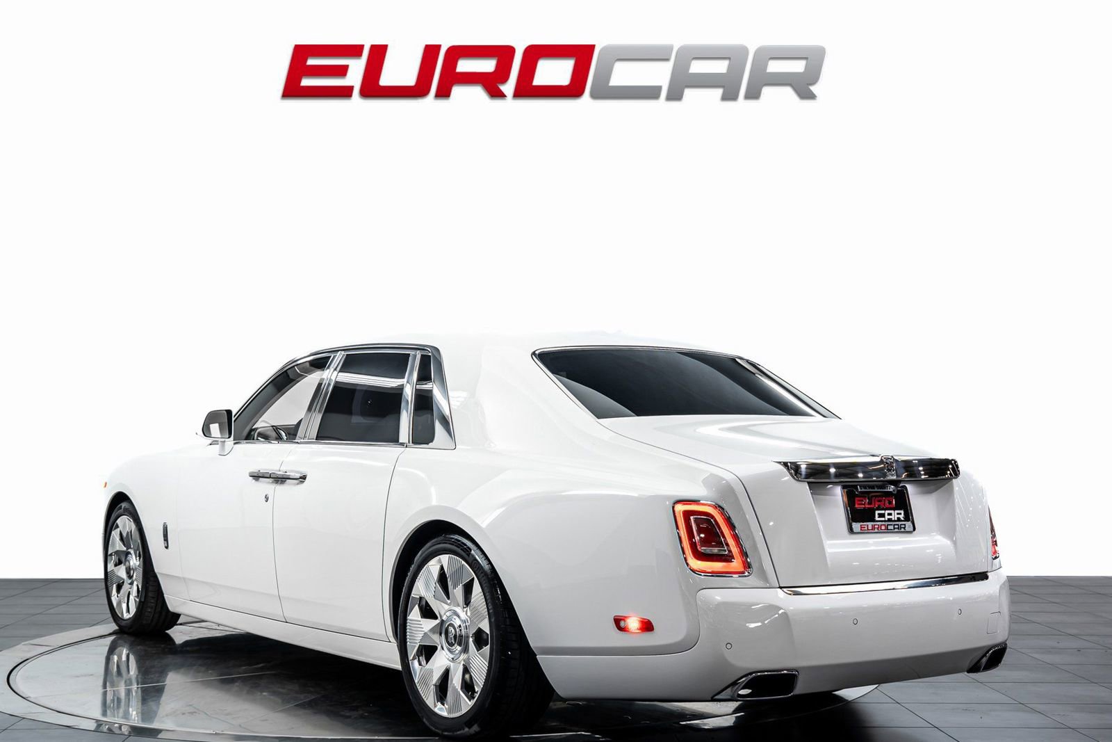 Used 2023 Rolls-Royce Phantom Sedan w/ The Phantom Package RWD image 4