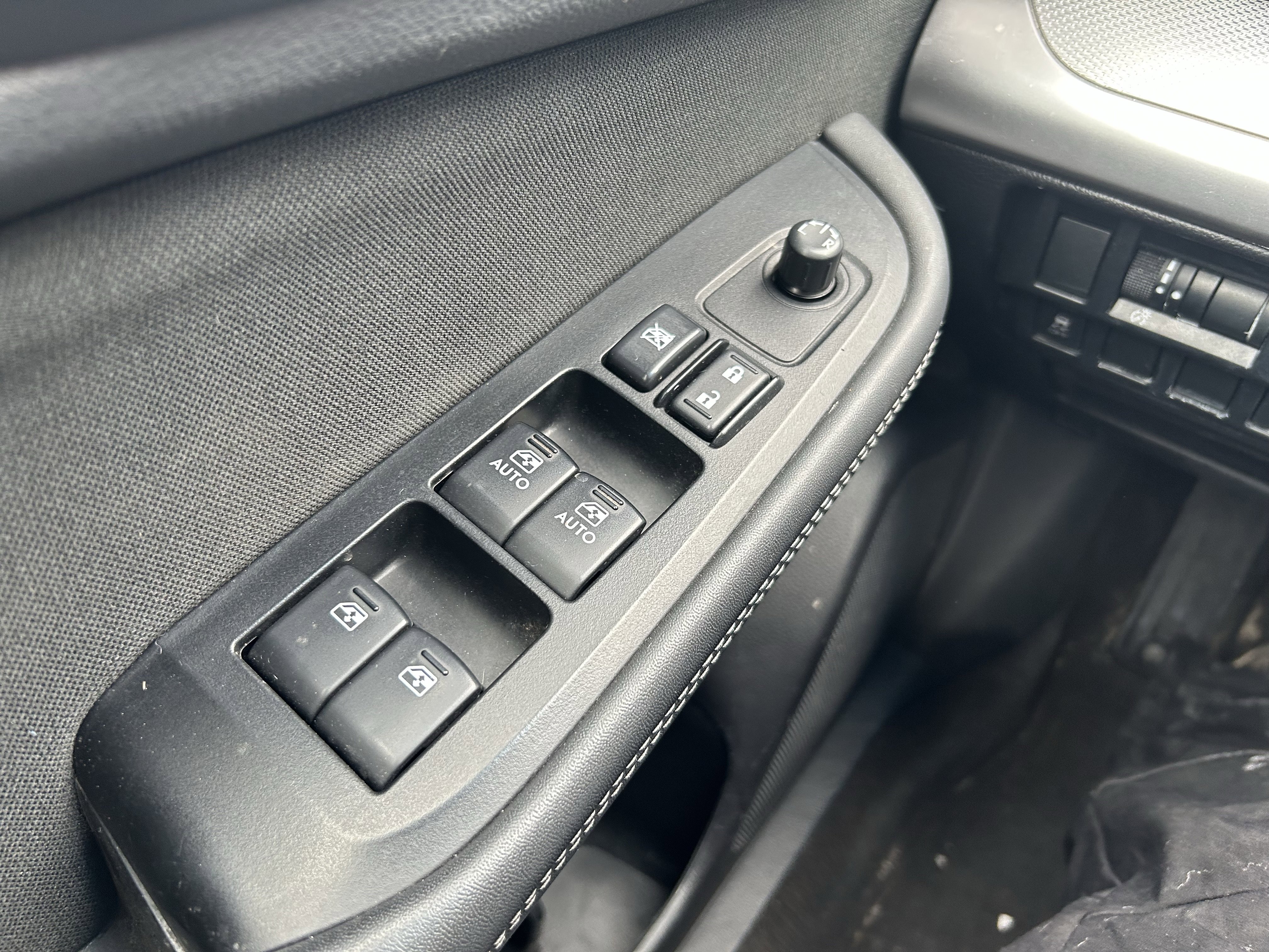 Used 2017 Subaru Outback 2.5i Premium image 19