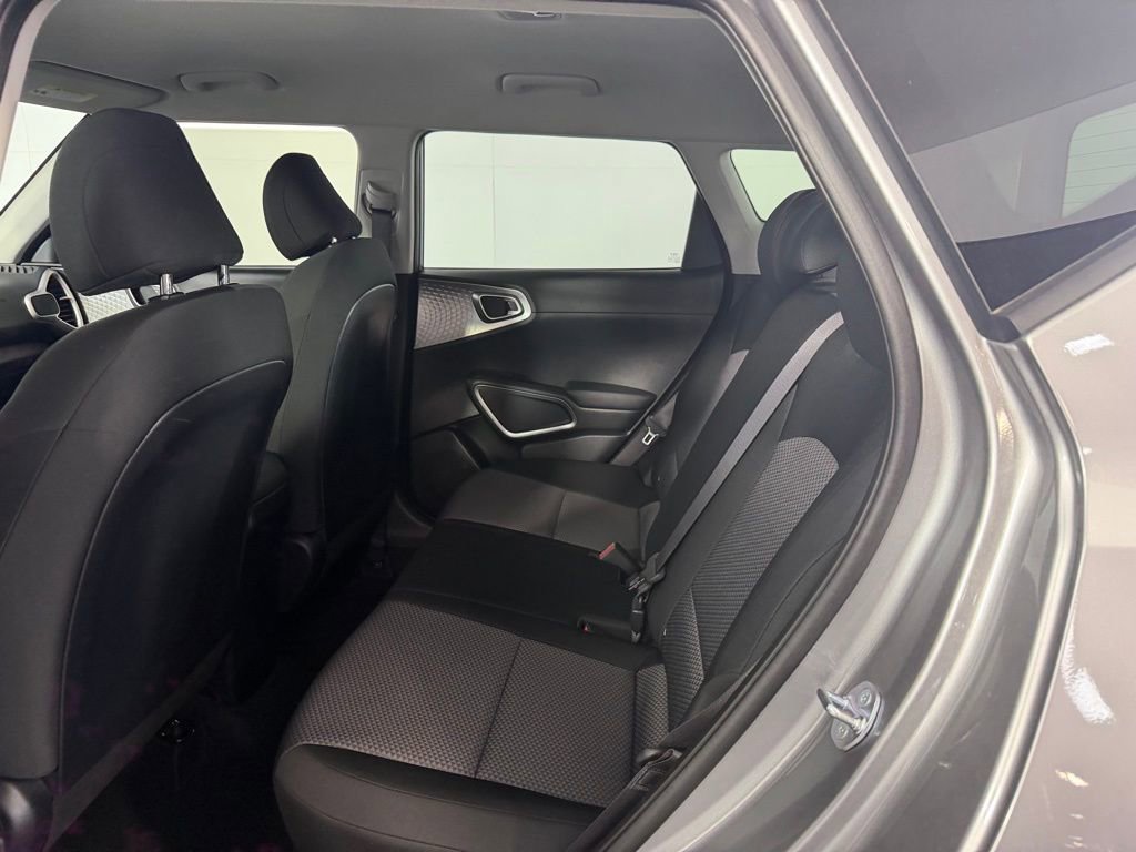 Used 2025 Kia Soul LX w/ LX Technology Package image 23
