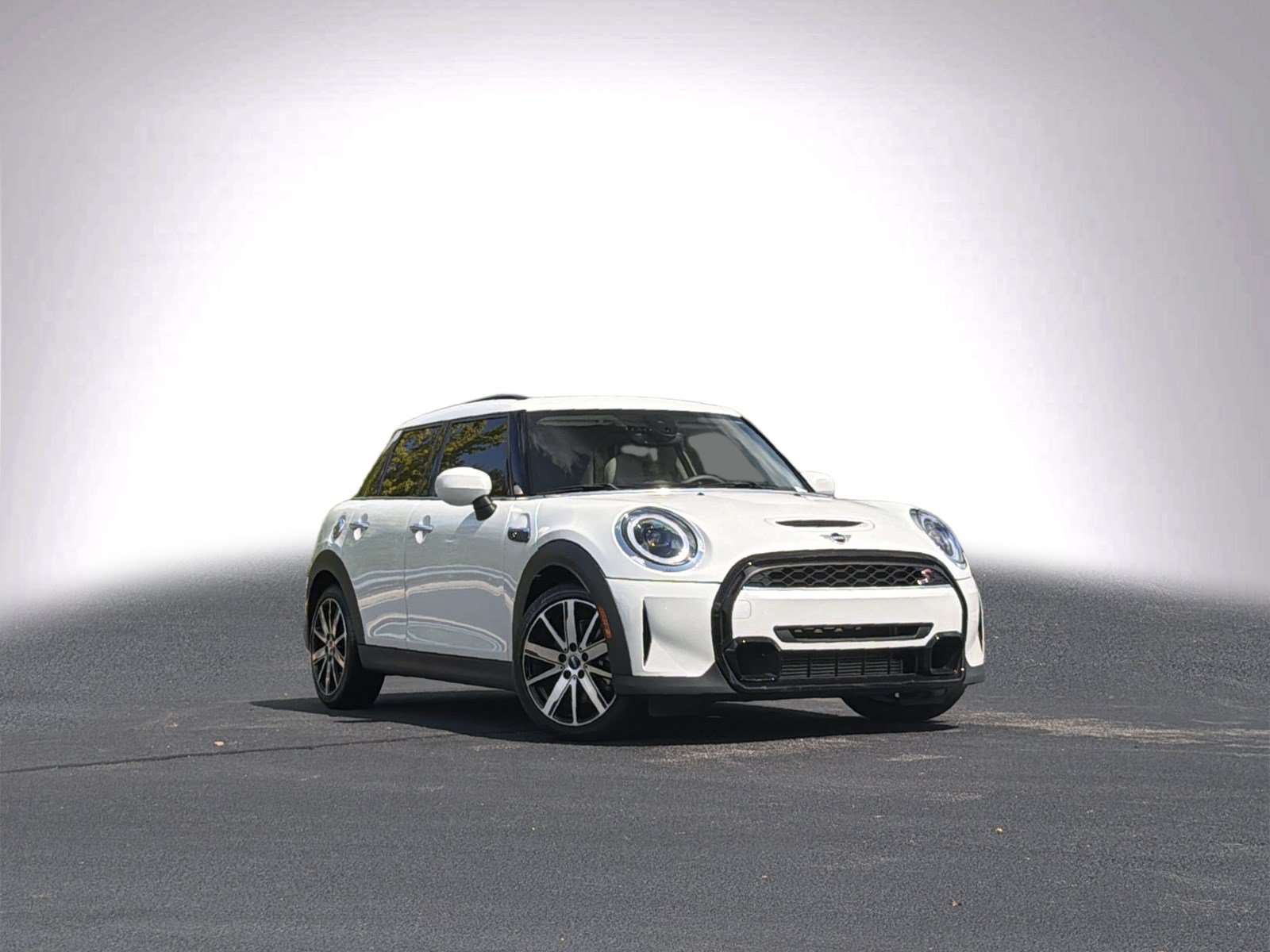 Used 2024 MINI Cooper S w/ Signature Upholstery Package FWD video 2