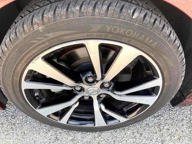 Used 2017 Nissan Maxima Platinum image 11