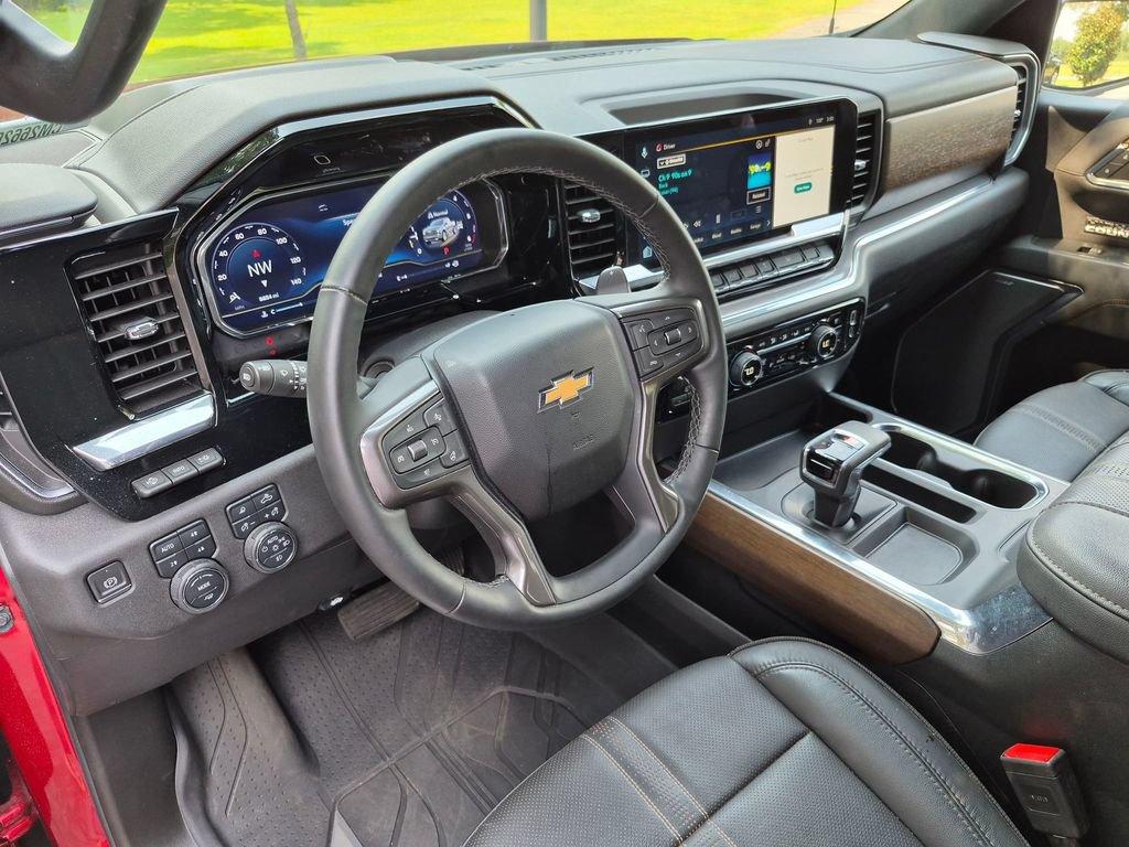 Used 2024 Chevrolet Silverado 1500 High Country w/ Technology Package AWD/4WD image 30