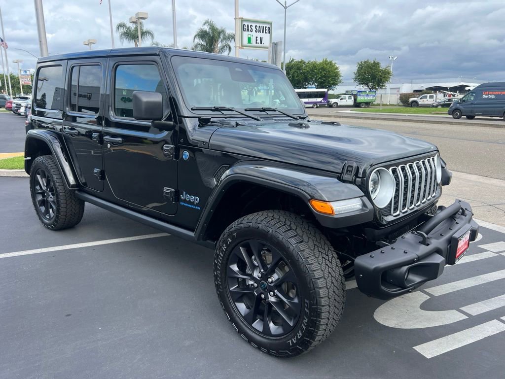Used 2025 Jeep Wrangler Backcountry 4xe AWD/4WD image 10