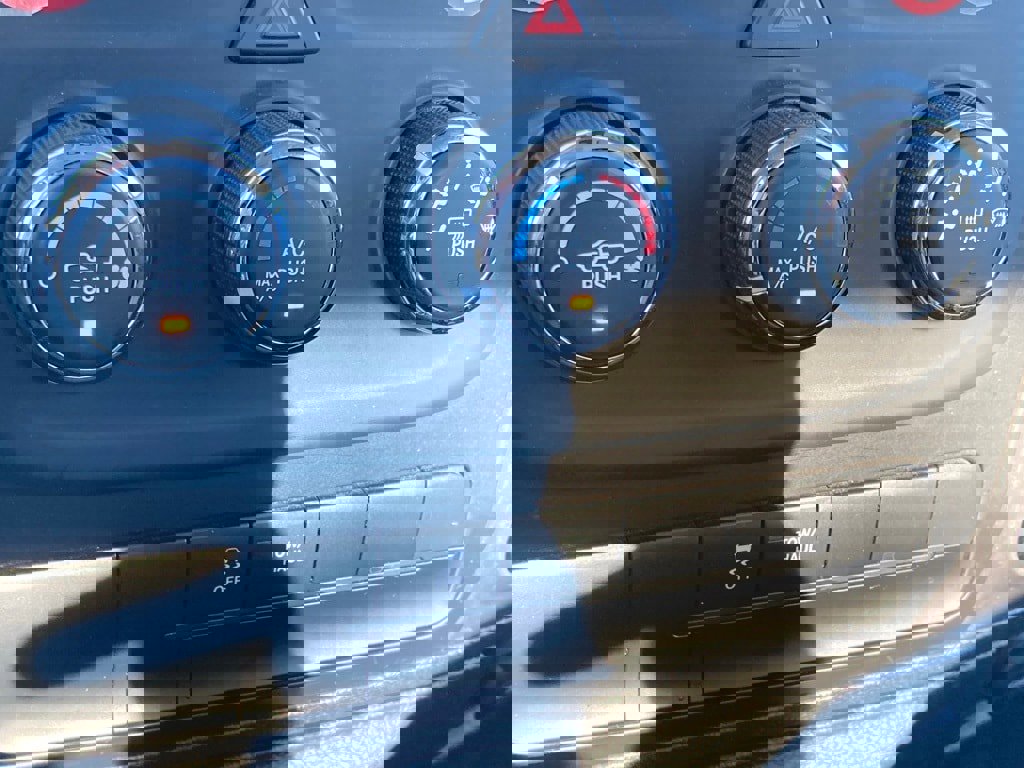 Used 2024 RAM 1500 Classic SLT image 24