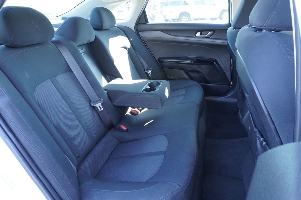 Used 2022 Kia K5 LXS image 9