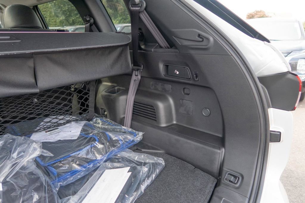 New 2024 Mitsubishi Outlander 4WD Plug-In Hybrid image 13