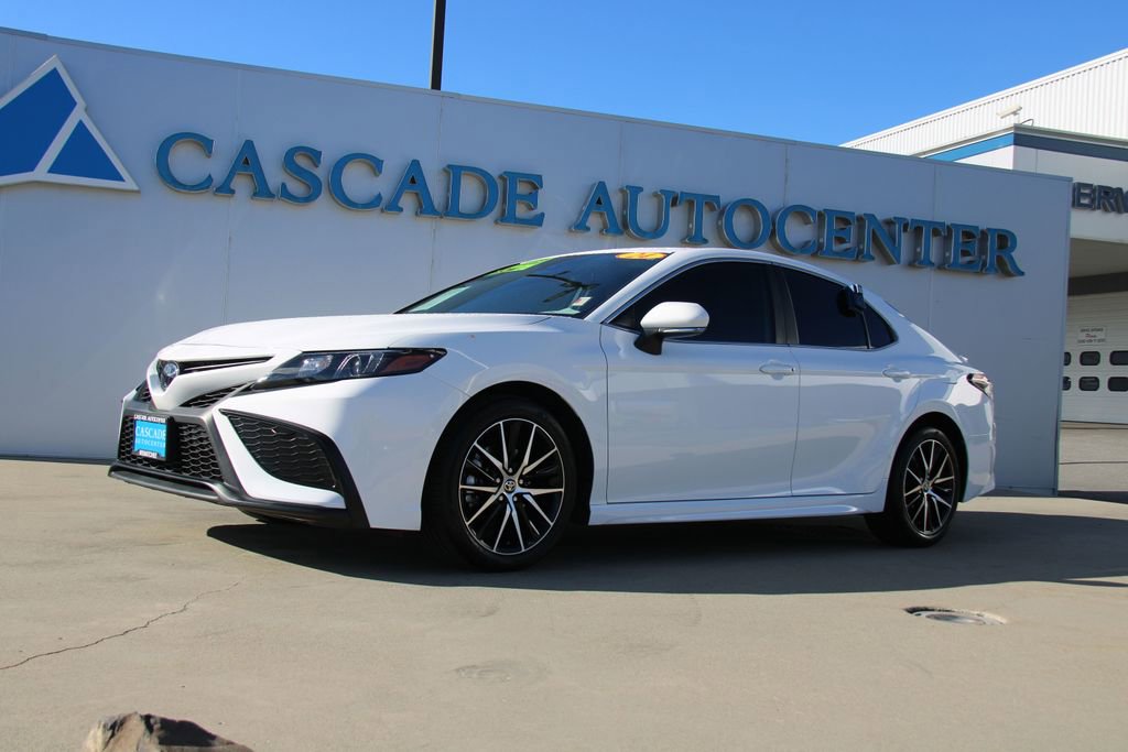 Used 2024 Toyota Camry SE video 1