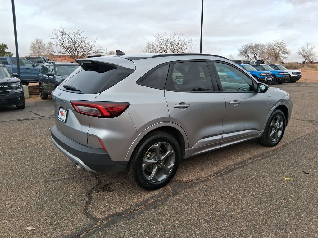 Used 2024 Ford Escape ST-Line image 5