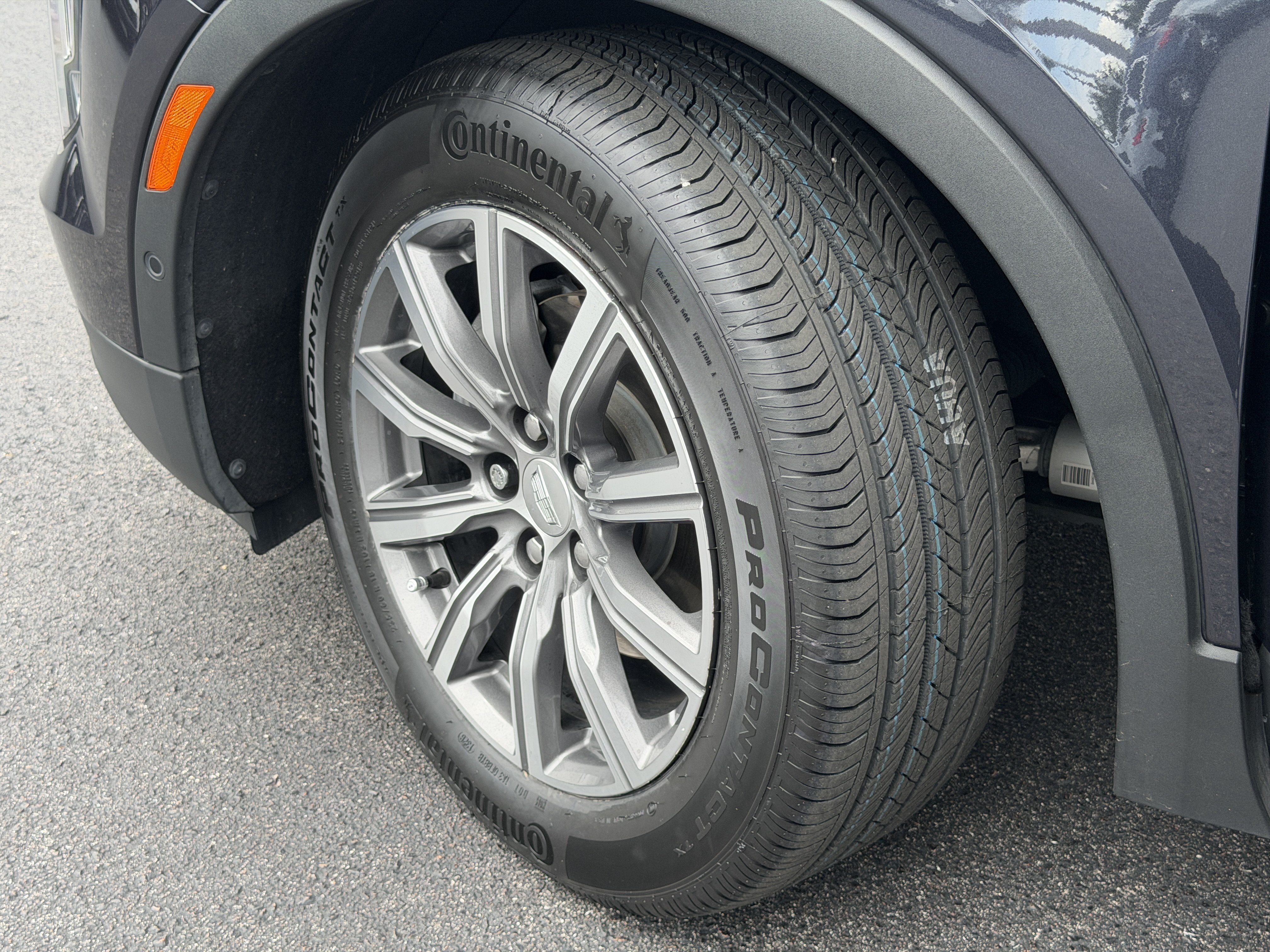 Certified 2022 Cadillac XT4 Sport w/ Comfort Package FWD image 38