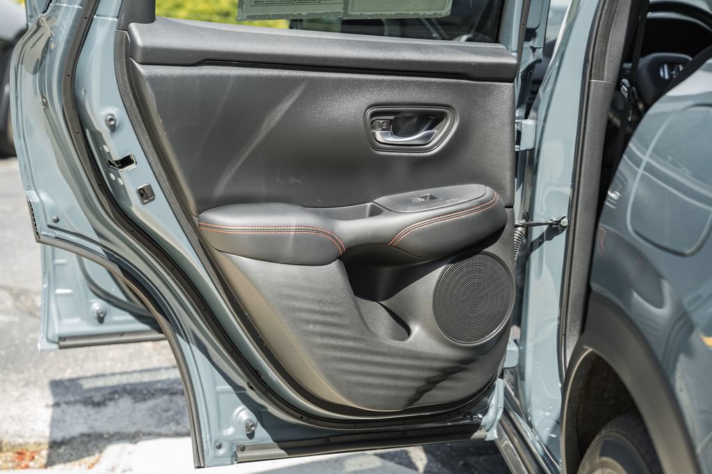 Certified 2025 Honda HR-V Sport image 32