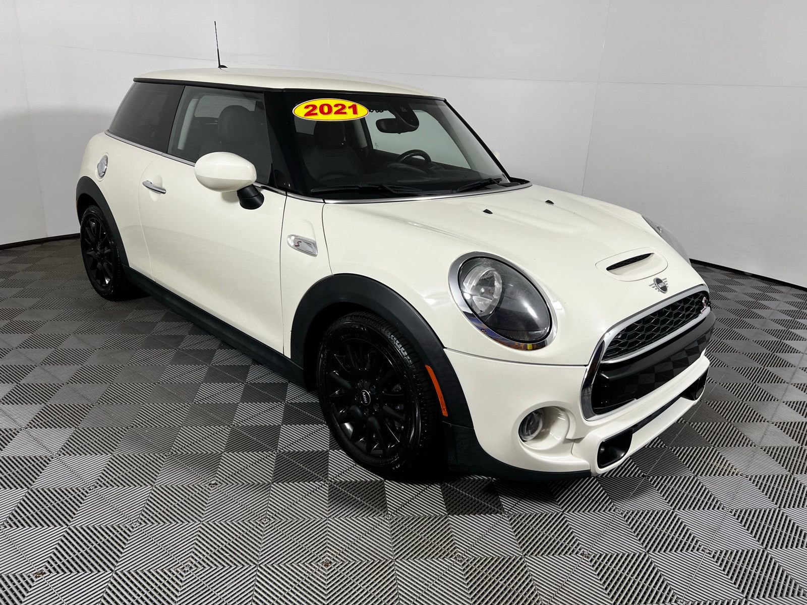 Used 2021 MINI Cooper S FWD image 3