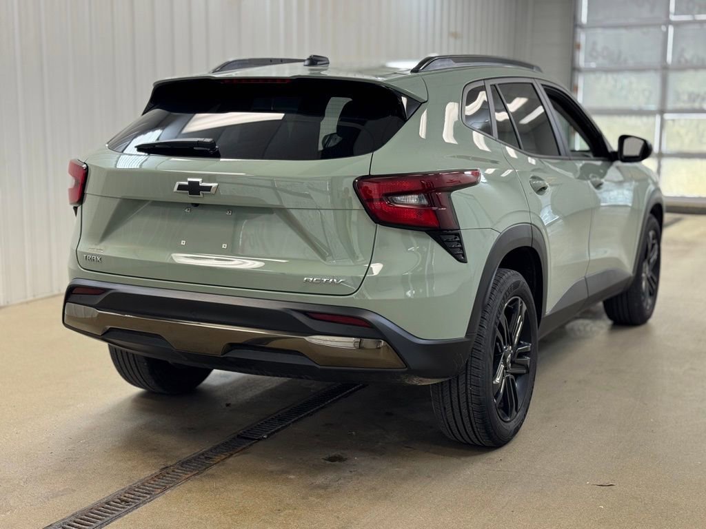 Used 2025 Chevrolet Trax ACTIV w/ Sunroof Package image 5