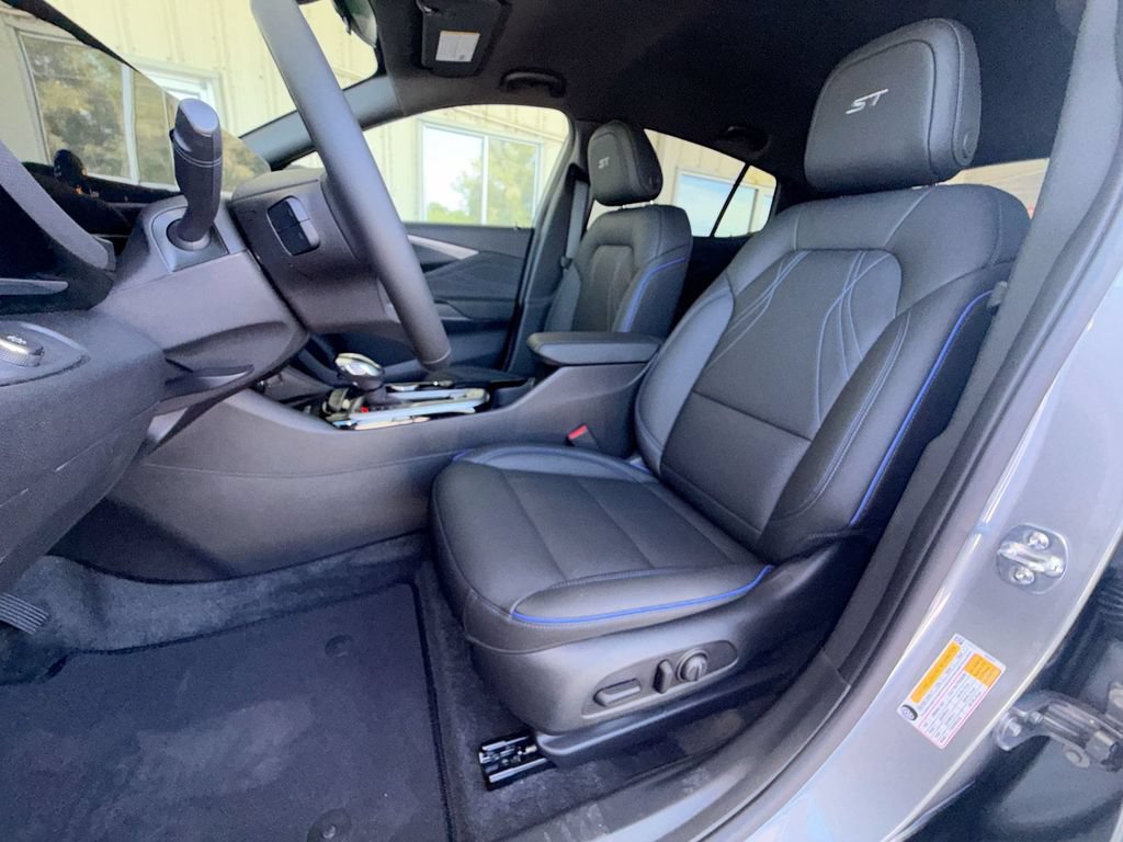 New 2026 Buick Envista Sport Touring w/ Convenience I Package FWD image 14