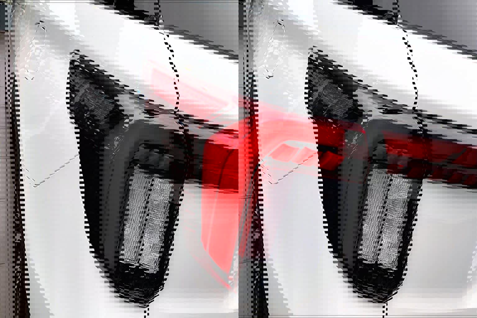 Used 2025 Ford Explorer ST-Line image 27