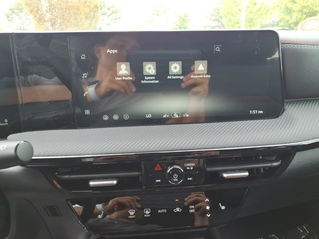New 2027 Nissan Kicks SR AWD/4WD image 31
