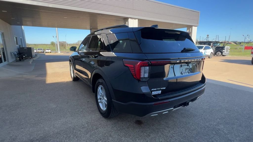 Used 2026 Ford Explorer Active w/ Active Comfort Package RWD image 6