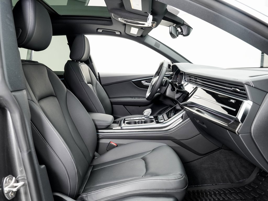 Used 2025 Audi Q8 Premium Plus w/ Premium Plus Package image 21