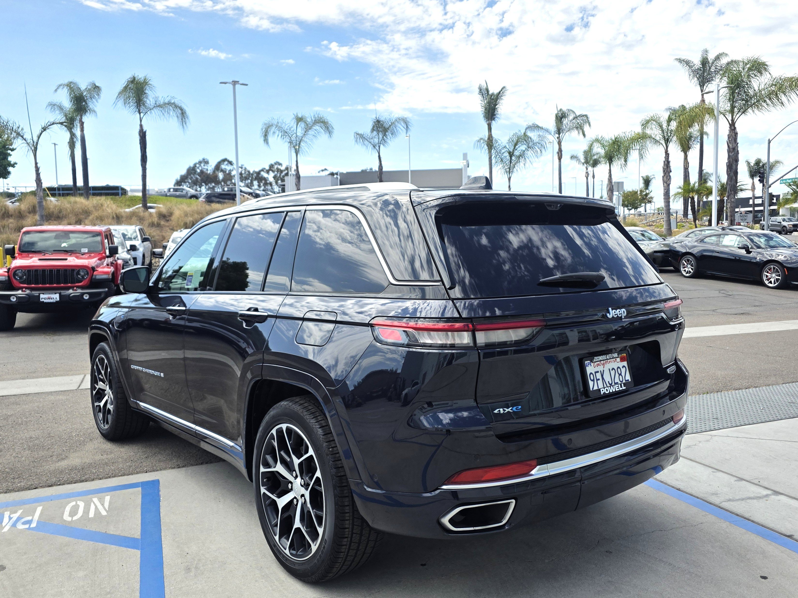 Certified 2022 Jeep Grand Cherokee Summit AWD/4WD image 3