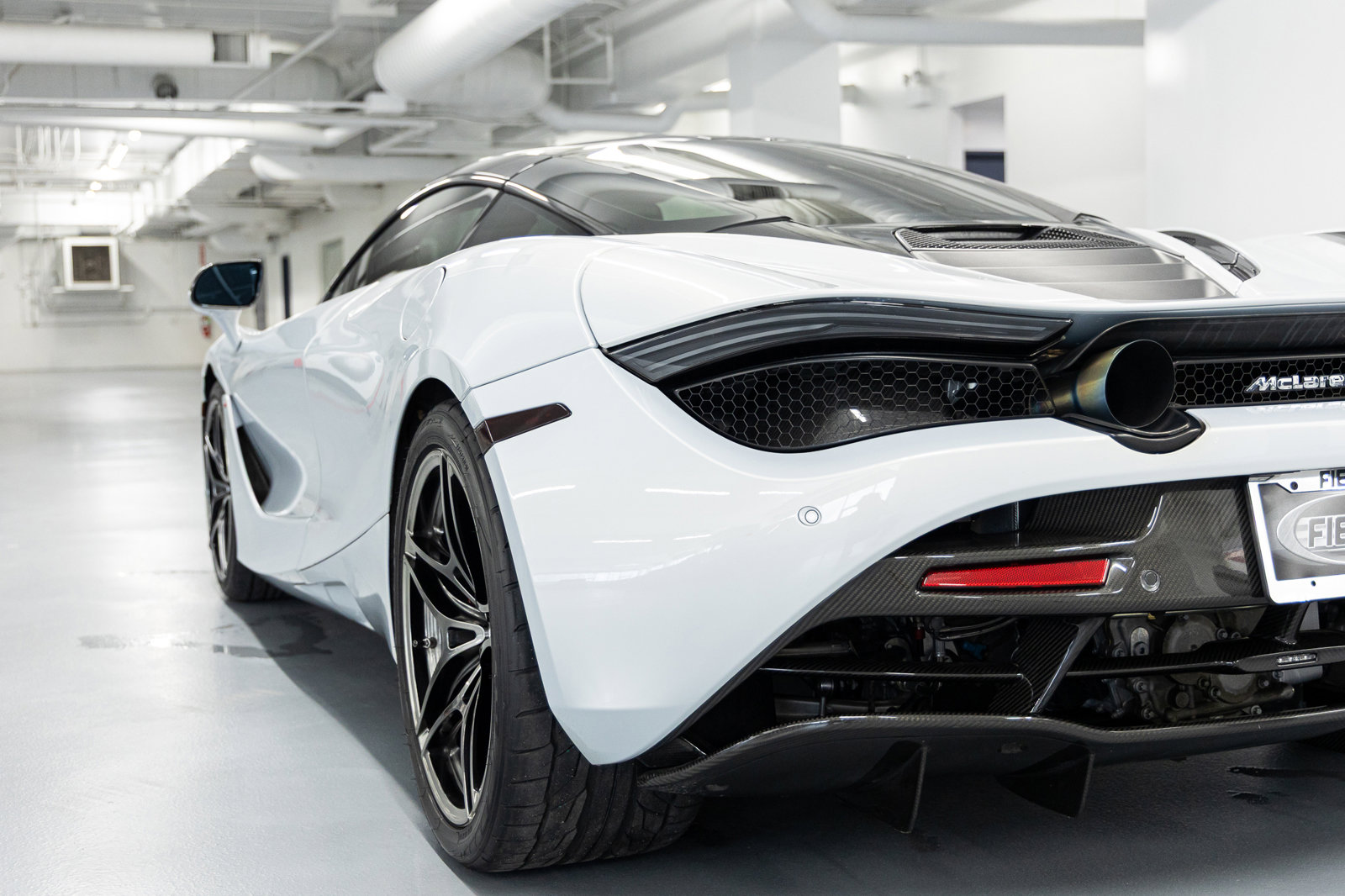 Used 2018 McLaren 720S image 25