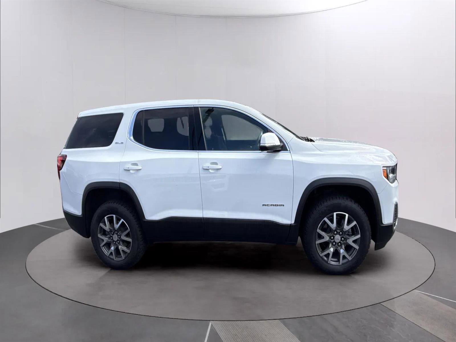 Used 2022 GMC Acadia SLE FWD image 10