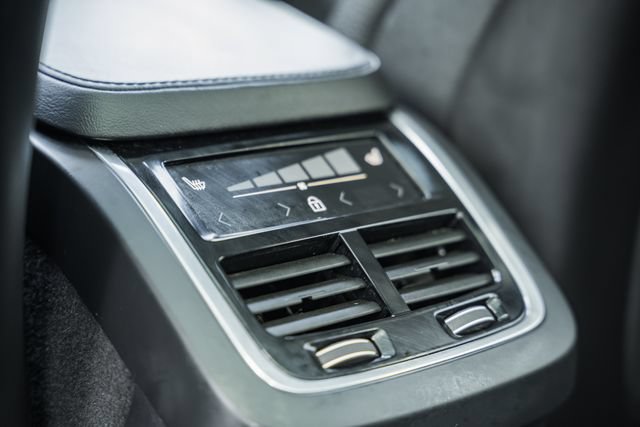 Certified 2023 Volvo XC90 B6 Plus AWD/4WD image 32