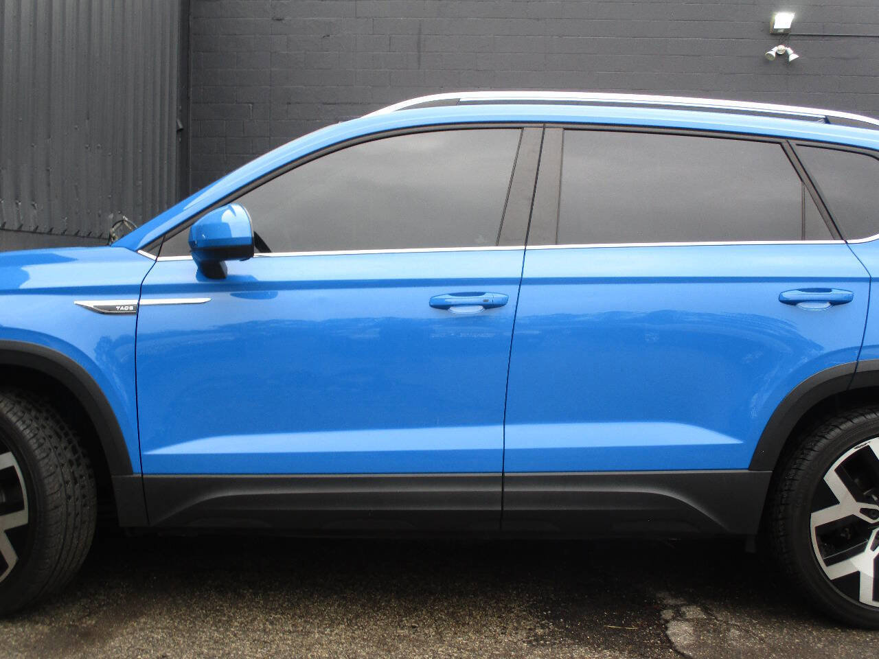 Used 2022 Volkswagen Taos SEL image 48