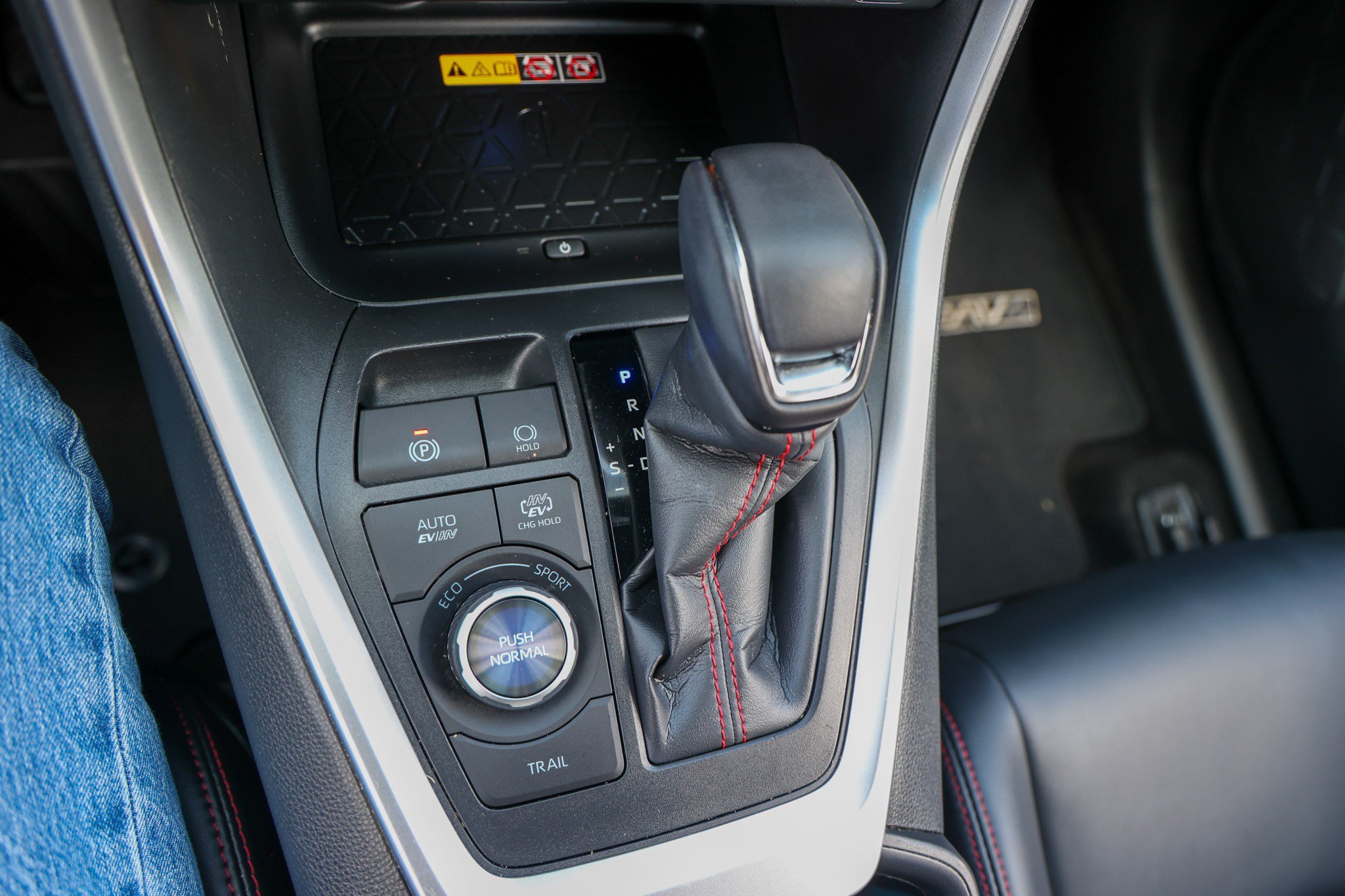 Certified 2025 Toyota RAV4 XSE AWD/4WD image 25