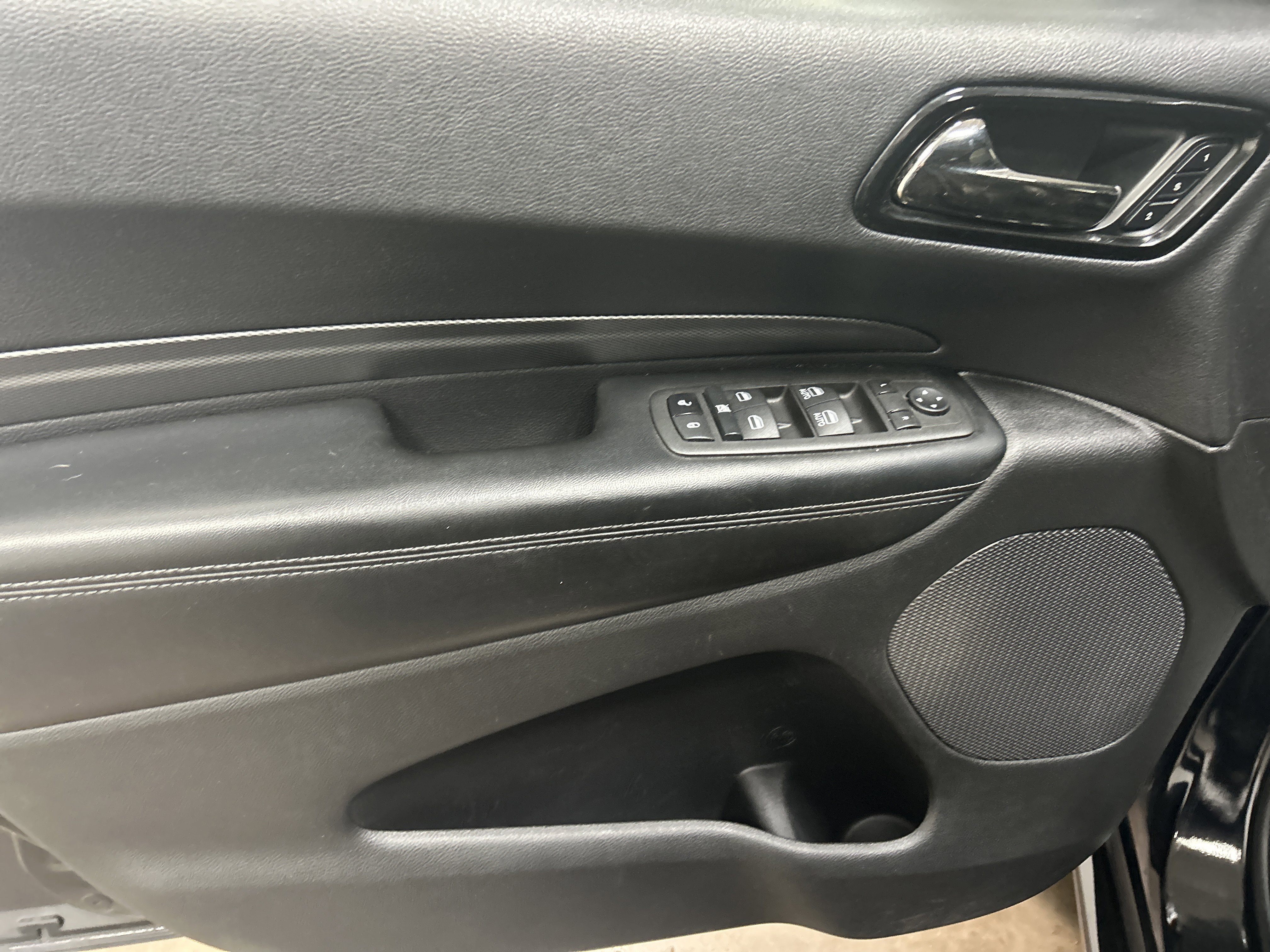 Used 2022 Dodge Durango GT image 13