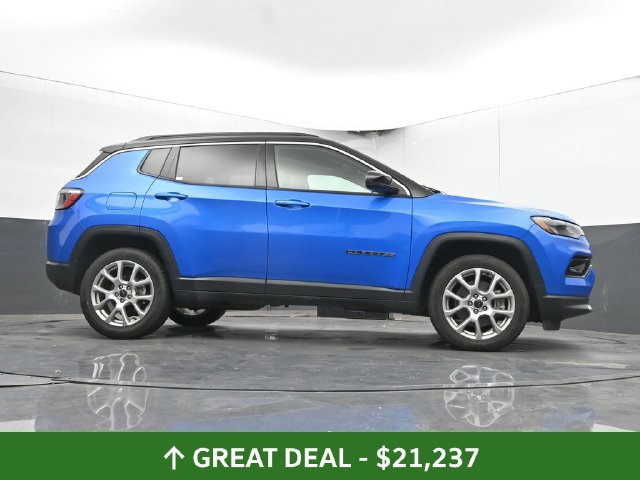 Used 2025 Jeep Compass Limited AWD/4WD image 48