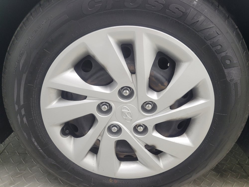 Used 2019 Hyundai Elantra SE w/ Cargo Package FWD image 31