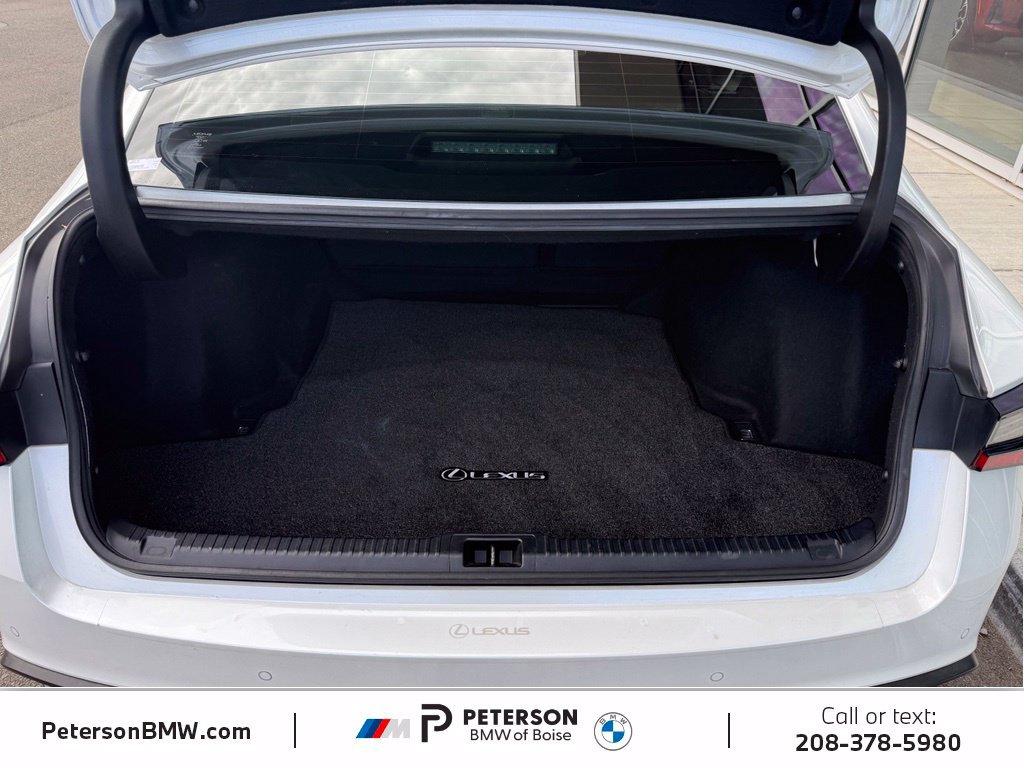Used 2022 Lexus IS 300 AWD w/ Premium Package image 9