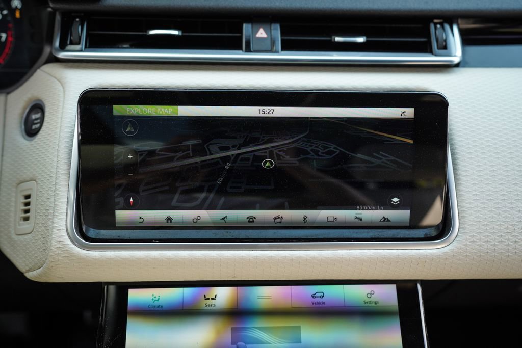 Used 2020 Land Rover Range Rover Velar R-Dynamic S image 31