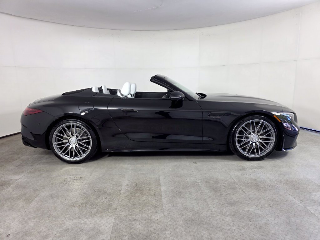 New 2027 Mercedes-Benz SL 63 AMG 4MATIC image 3